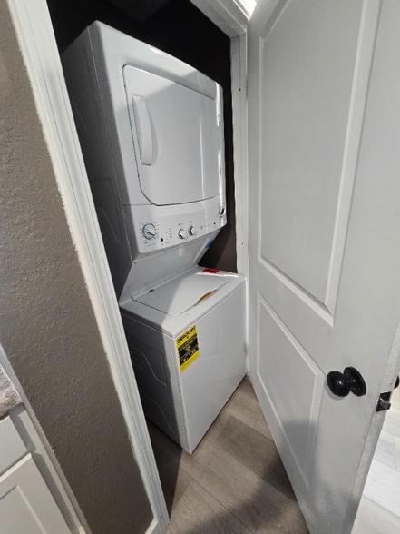 Building Photo - 2017 E Canal St