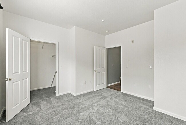 Building Photo - 9557 W San Juan Cir
