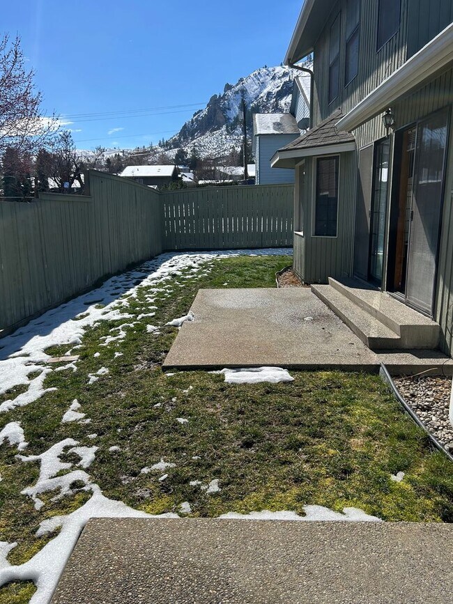 Building Photo - Spacious 4-Bedroom Home in Prime Wenatchee Location