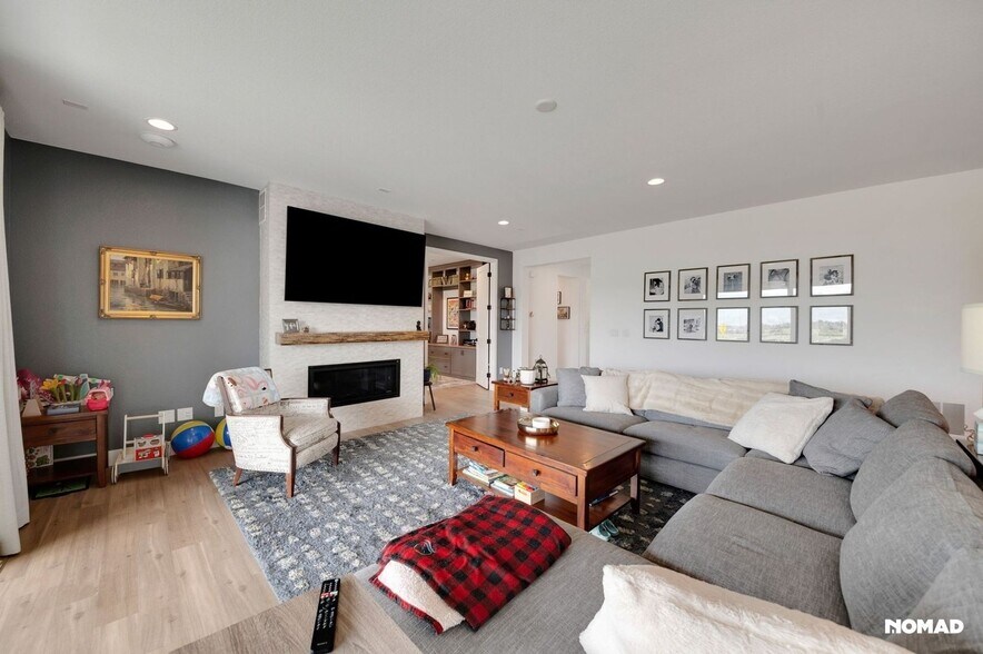 Building Photo - 9241 Star Streak Cir