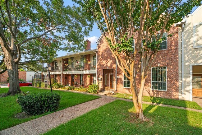 Building Photo - 4023 Breakwood Dr