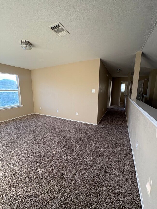 Building Photo - AVAILABLE NOW