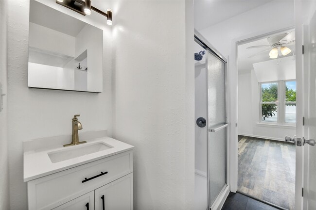 Building Photo - 123 The Strand