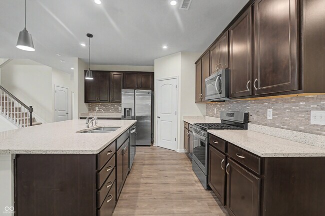 Building Photo - 5465 Dunhaven Rd
