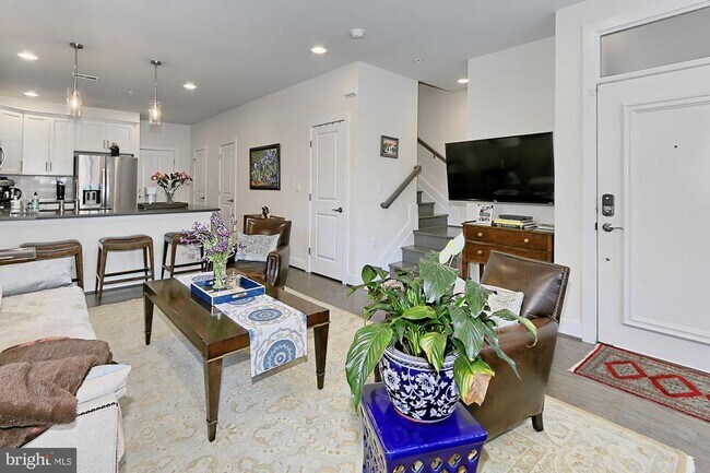 Building Photo - 1915 Main Line Blvd