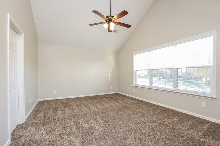 Building Photo - 707 Bob White Ct