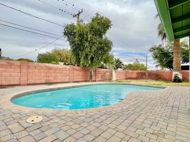 Building Photo - 8226 E Sells Dr