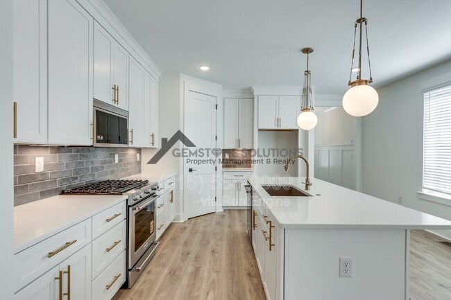 Building Photo - 669 Westboro Dr