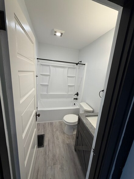 Building Photo - 10272 Burlington Rd