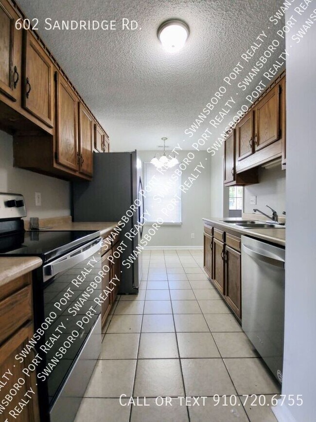 Building Photo - 602 Sand Ridge Rd