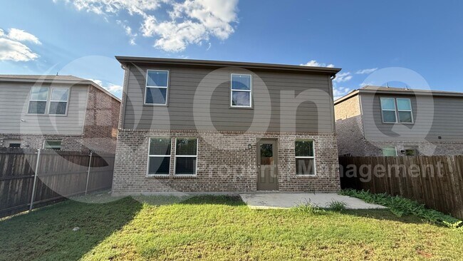 Building Photo - 426 Lake Erie Dr