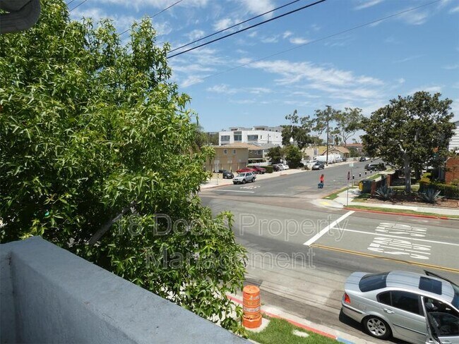 Building Photo - 2203 Howard Ave