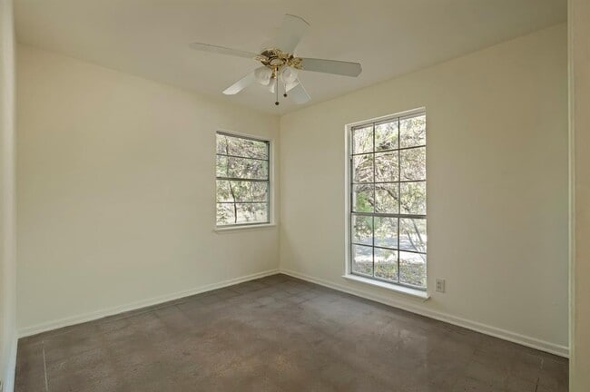 Building Photo - 6709 Tampa Cove