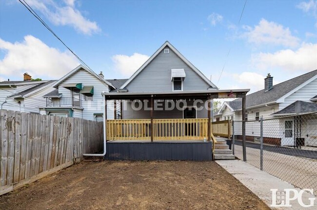 Building Photo - 533 Raymer Blvd