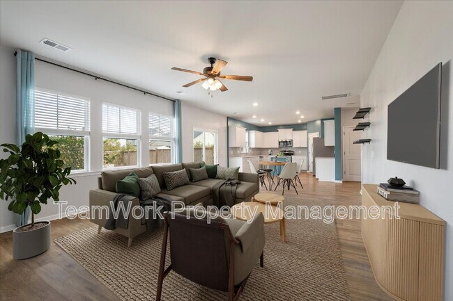 Building Photo - 208 Evergreen Ave