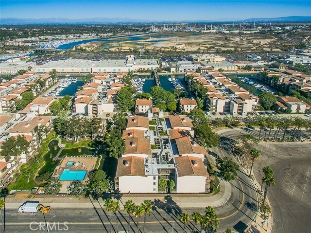 Building Photo - 7235 Marina Pacifica Dr S