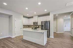 Building Photo - 1858 Belmore St SE