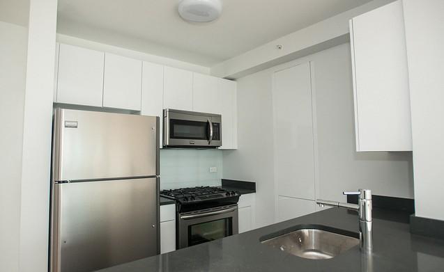 Building Photo - 1 bedroom in LONG ISLAND CITY NY 11109