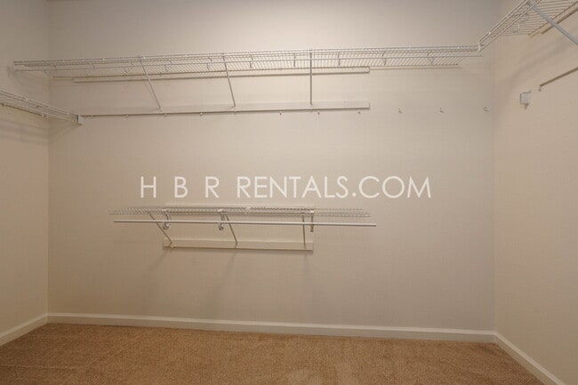 Building Photo - Wicklund Village: Charming 4-Bed Single St...