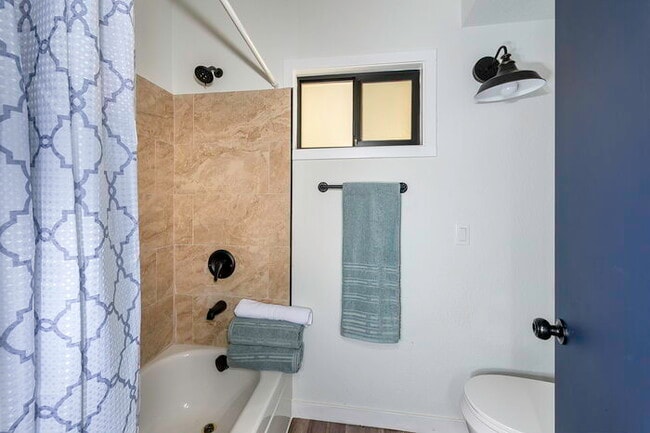 Building Photo - BEAUTIFUL CABIN STYLE HOME ACROSS FROM SIL...