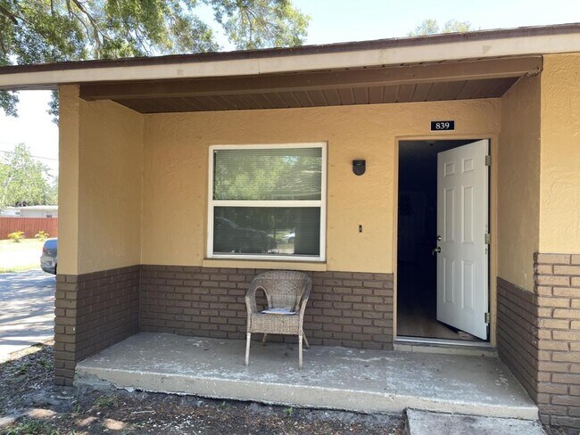 Primary Photo - 839 Lyndhurst St