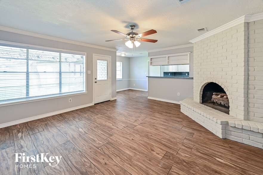 Building Photo - 11907 Cedarcliff Dr