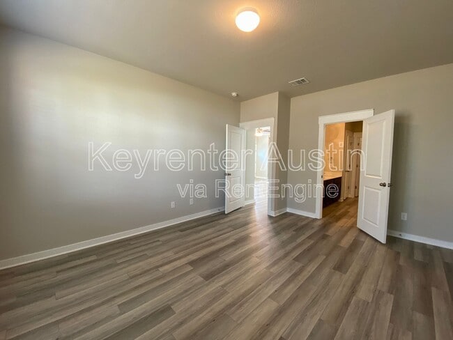 Building Photo - 520 Fieldwood Dr