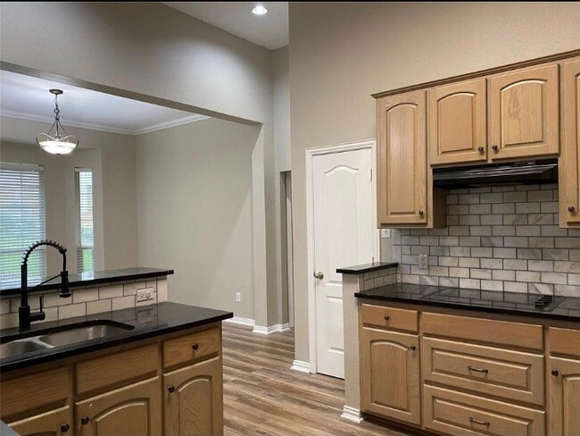 Building Photo - 3011 Bayside Dr