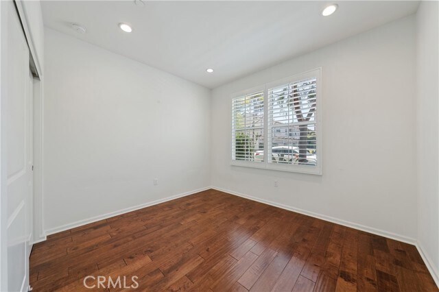 Building Photo - 75 Emerald Clover