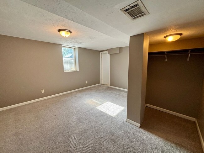 Building Photo - 4120 Orchard Ave