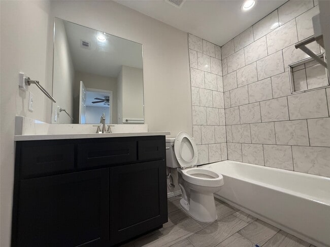 Building Photo - 5530 Hillman St