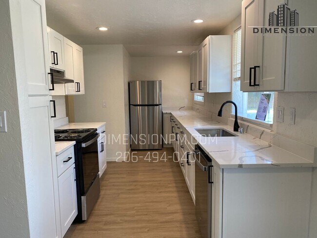 Building Photo - Modern 3-Bed, 1-Bath Home in Federal Way