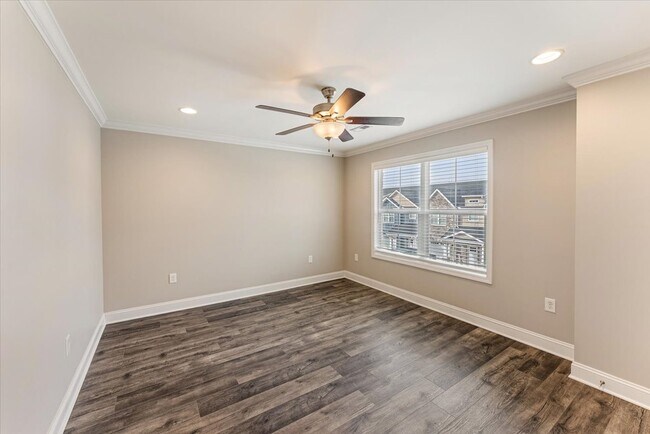 Building Photo - 420 Flt Rdg Wy