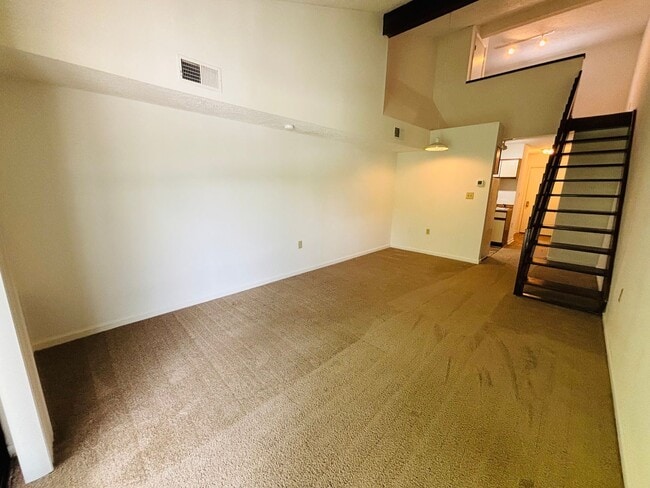 Building Photo - Studio 1 Bath with Loft Condo