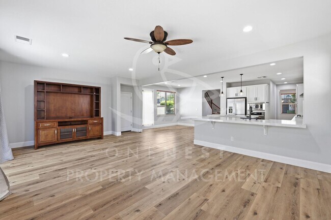 Building Photo - 2127 Ranch View Dr
