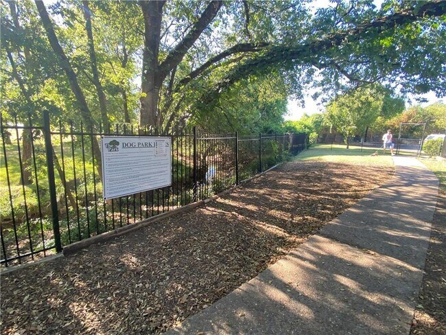 Building Photo - 9507 Quail Village Ln