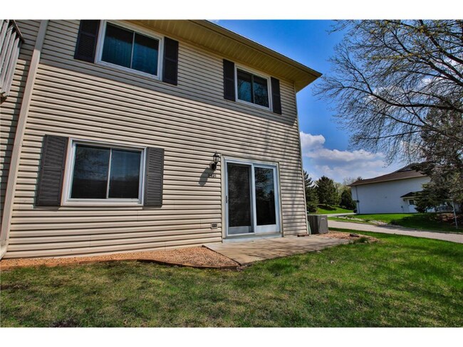 Building Photo - 2421 Grenadier Ave N