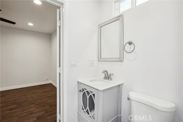 Building Photo - 3816 S Victoria Ave