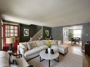 Building Photo - 3 Bedroom Single Family Home in Harrisburg!