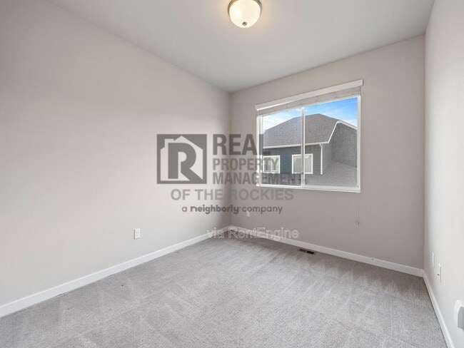 Building Photo - 744 Wagon Trail Rd