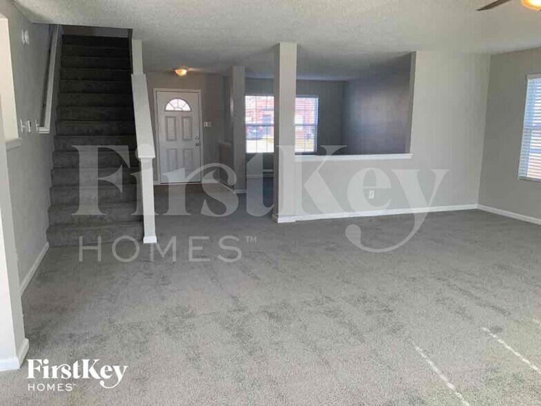 Building Photo - 12515 Teacup Way