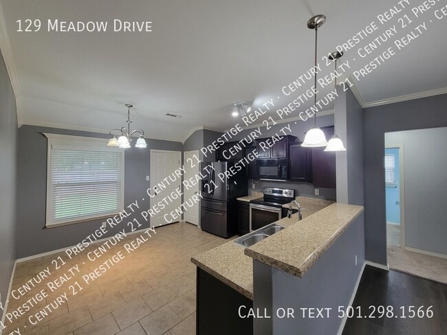 Building Photo - 129 Meadow Dr