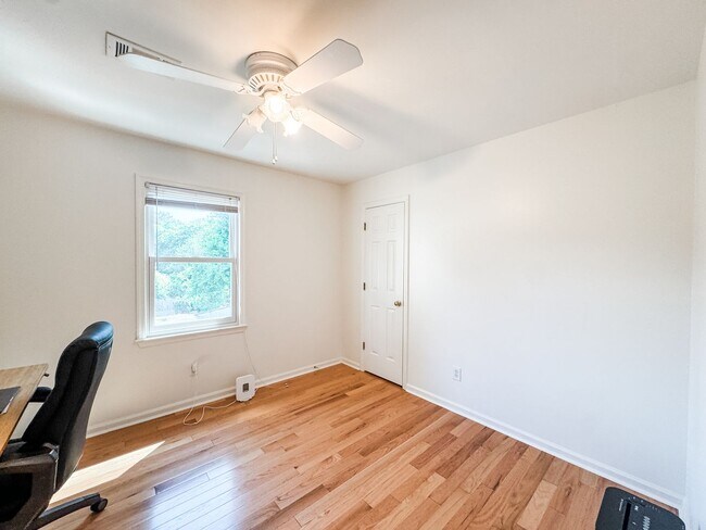 Building Photo - 138 Wood Creek Dr