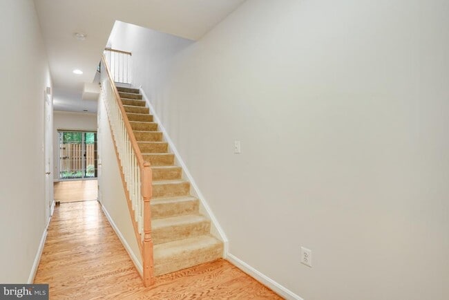 Building Photo - 6490 Tayack Pl