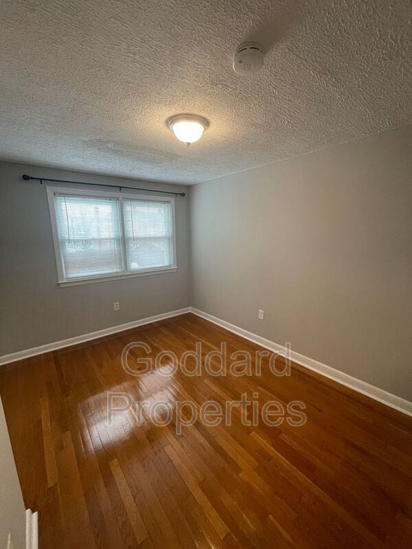 Building Photo - 2221 Southorn Rd