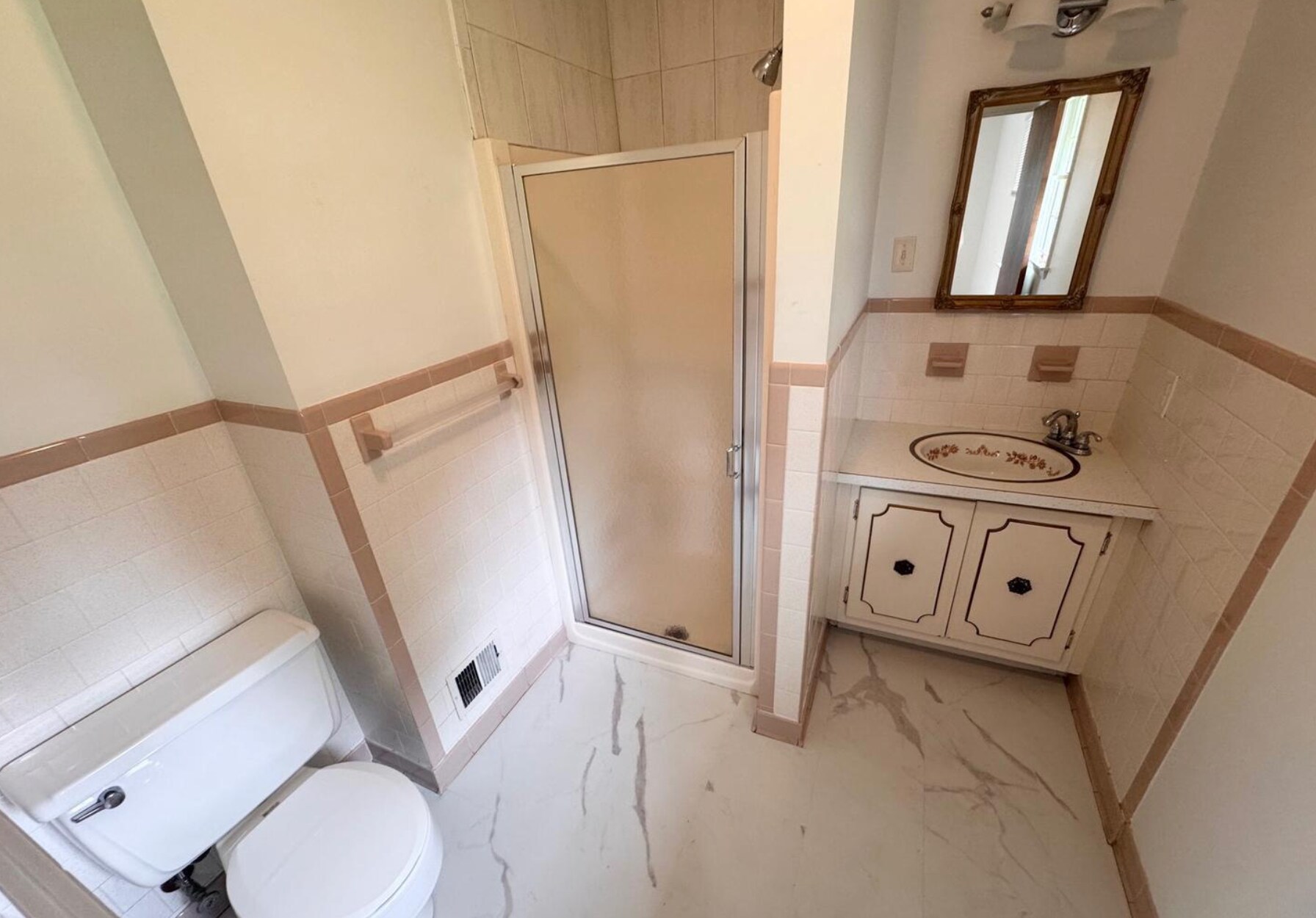 Building Photo - 2710 Academy Dr