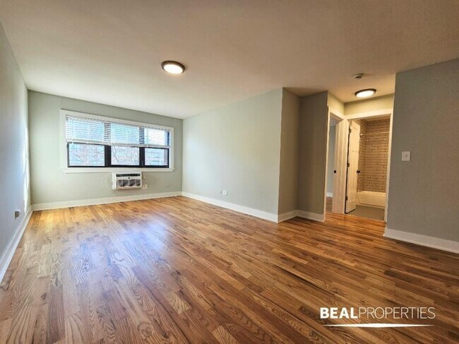 Primary Photo - 1 bedroom in HIGHLAND PARK IL 60035