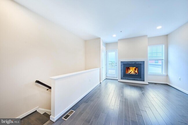 Building Photo - 256 Bluemont Branch Terrace SE