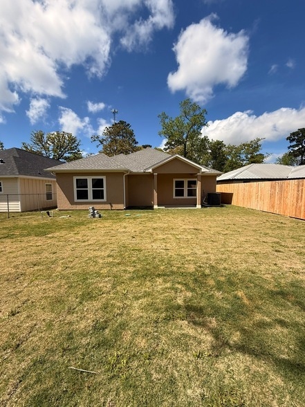 Building Photo - 14844 Coaltown Rd