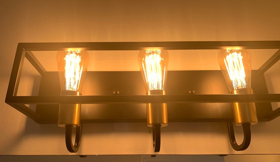 Building Photo - 1530 SW 193rd Ter